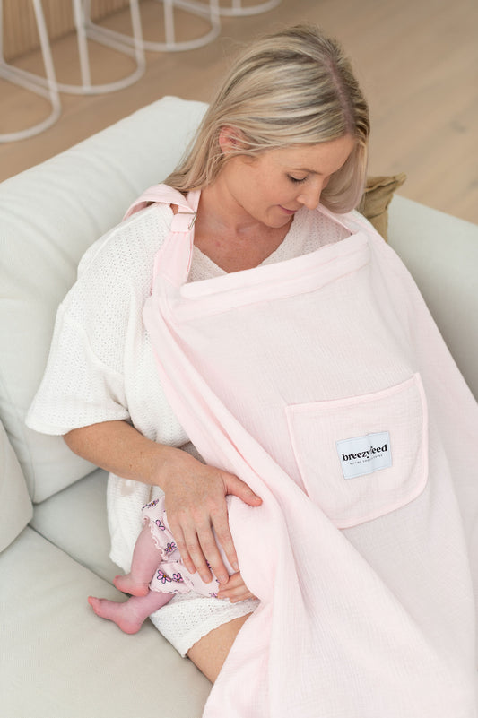 Breastfeeding cover with built-in cooling fan